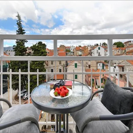 Via Porto Daire Split